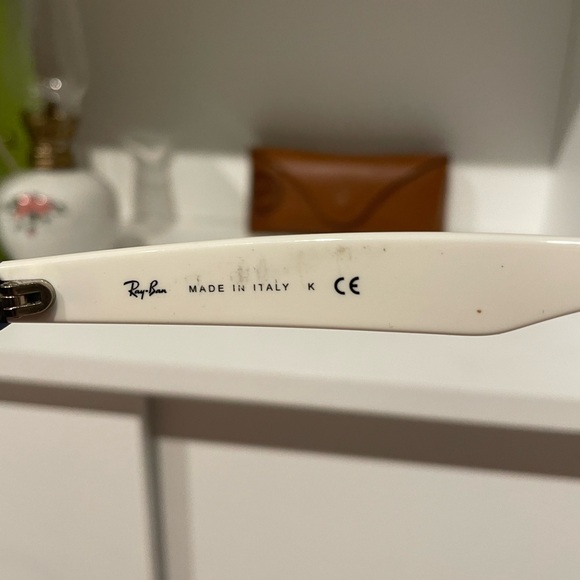 Ray-Ban Wayfarer Rare Y2K - Blue and White - Picture 8 of 8